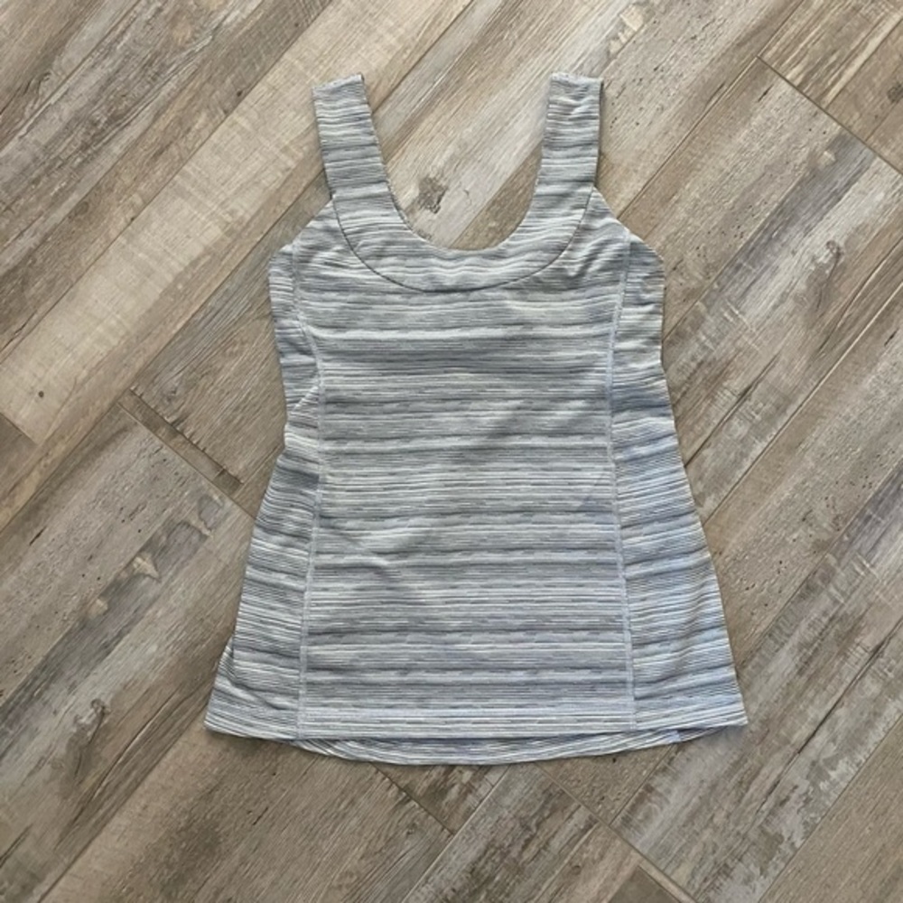 Lululemon tank top size 6